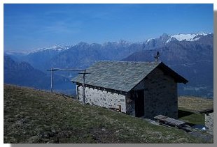 Il rifugio A.R.F. Legnone. Foto di M. Dei Cas