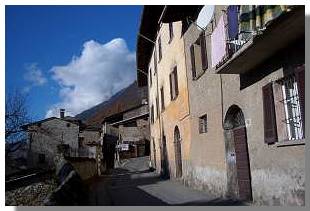 Sapore d'antico in contrada Ca' Paini, a Montagna. Foto di M. Dei Cas