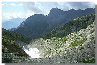 Laghetto sotto il passo di Primalpia. Foto di M. Dei Cas