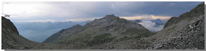 L'alta valle di Spluga vista dal sentiero per il passo del Calvo. Foto di M. Dei Cas