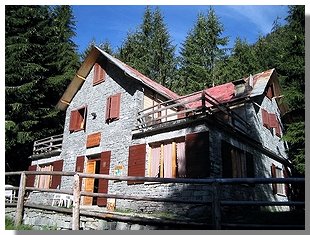 Il rifugio Scotti. Foto di M. Dei Cas