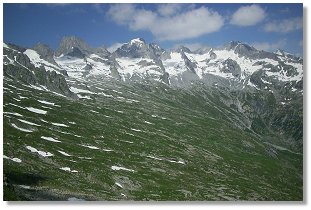 La testata della Val Porcellizzo vista dal passo del Barbacan nord. Foto M.Dei Cas