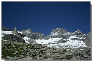 La punta Torelli ed il pizzo Badile (foto M.Dei Cas)