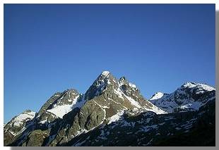 Il pizzo di Trona, visto dal rifugio Trona soliva. Foto di M. Dei Cas