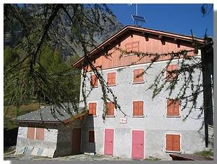 Il rifugio Mitta. Foto di M. Dei Cas