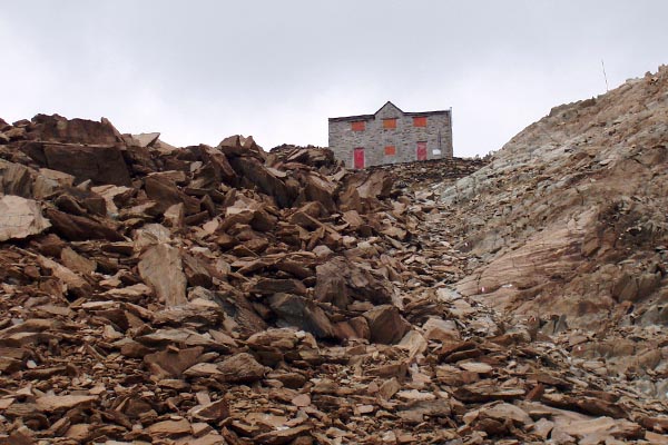 L'ex rifugio Desio, al confine tra Valmalenco e Valmasino (foto 