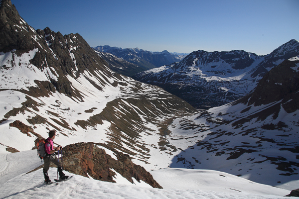 Uno sguardo alla valle appena percorsa (foto R.Ganassa) Uno sguardo alla valle appena percorsa (foto R.Ganassa)