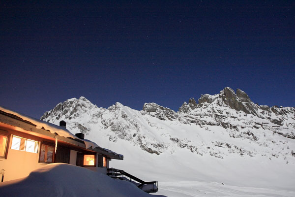 Notturna al Rifugio Salmurano (foto R. Moiola) Notturna al Rifugio Salmurano (foto R. Moiola)