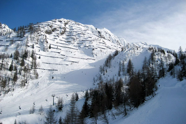 La seggiovia che porta sulle piste da sci(foto F. Vaninetti) La seggiovia che porta sulle piste da sci(foto F. Vaninetti)