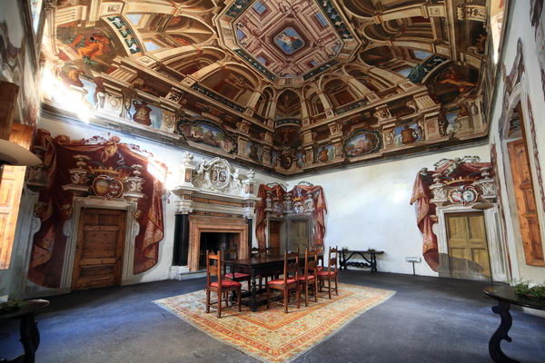 Veduta interne del Palazzo Sertoli Salis a Tirano (foto R. Moiola) Veduta interne del Palazzo Sertoli Salis a Tirano (foto R. Moiola)